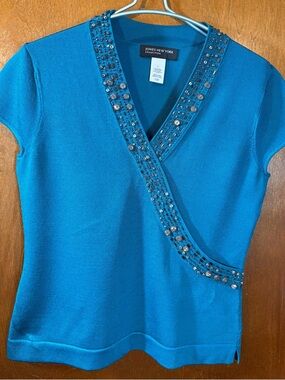 Jones New York Teal Short-Sleeve V-Neck Embellished Knit Top
